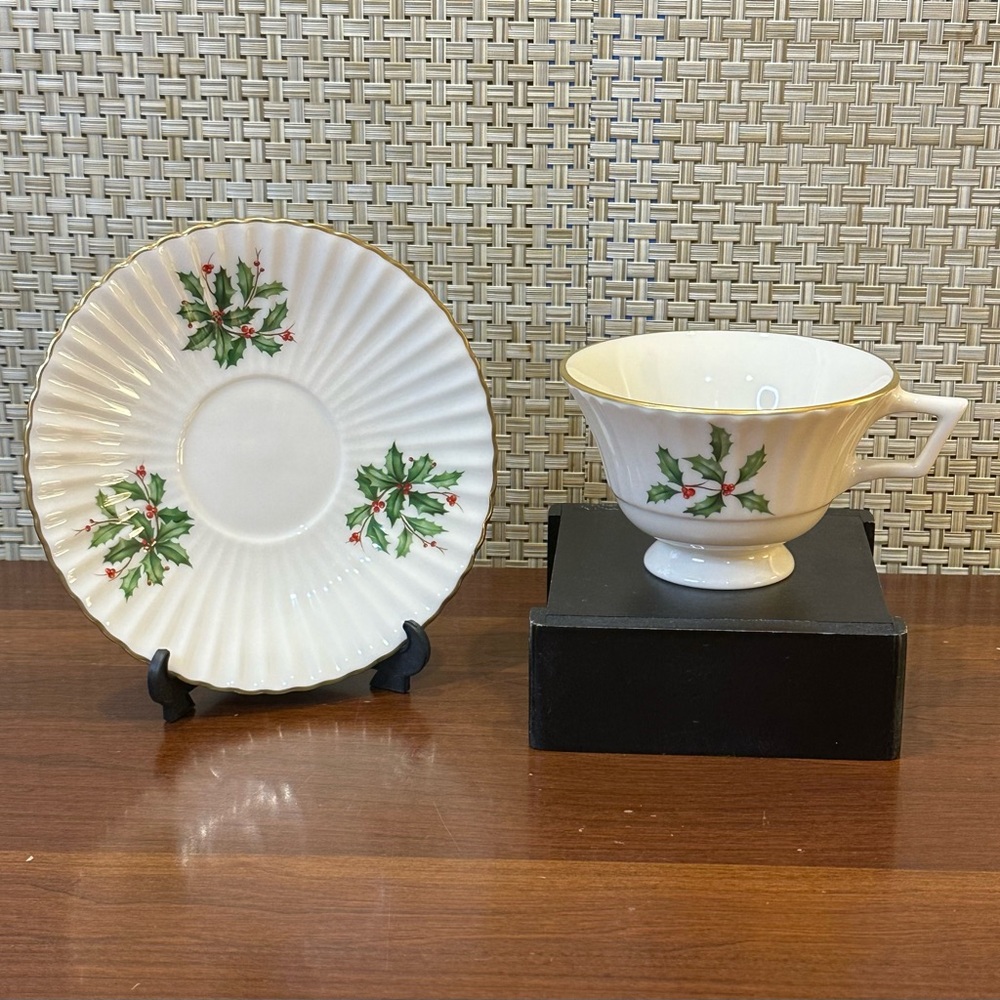 🎄🌟HP🌟VTG 1974 Lenox Holiday Special Fluted Cup & Saucer Set USA